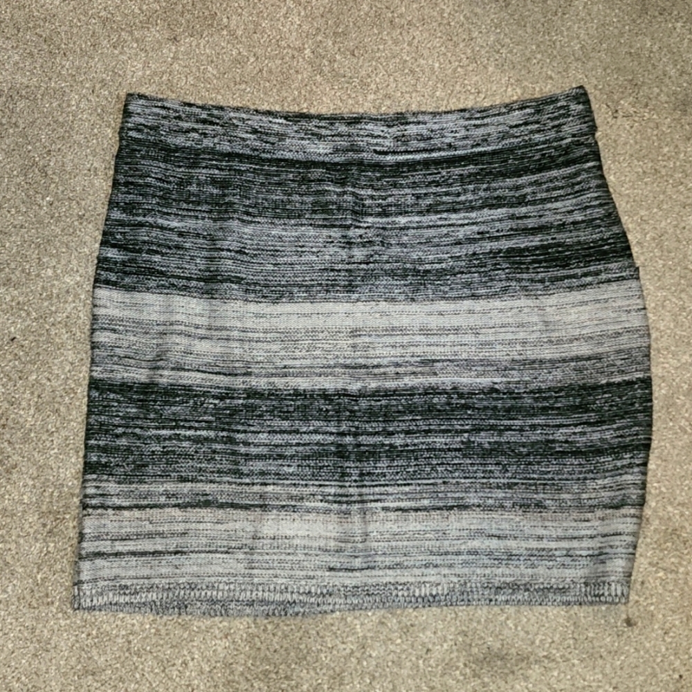 Loft stretchy skirt NEW